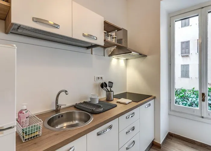 Dimora Lunetta - Modern Flat In Vatican District Rom